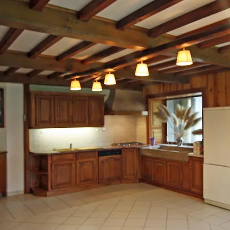 Holiday home Familial Avec Salle De Jeux, Cheminee, Terrasse Et Proche De Sites Touristiques - Fr-1-589-186 *