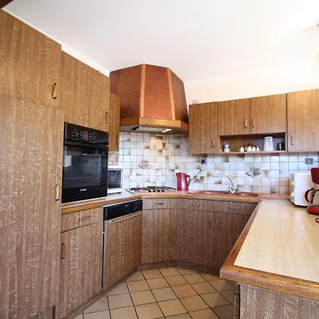 Familial Avec Salle De Jeux, Cheminee, Terrasse Et Proche De Sites Touristiques - Fr-1-589-186 Holiday home