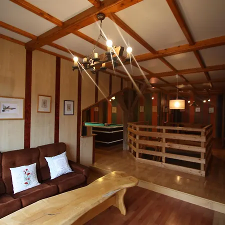 Holiday home Familial Avec Salle De Jeux, Cheminee, Terrasse Et Proche De Sites Touristiques - Fr-1-589-186 *