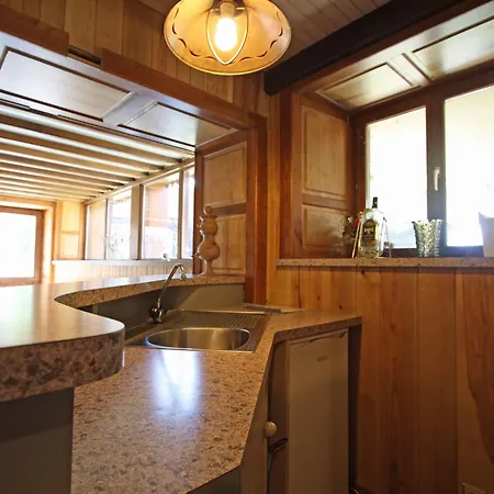 Familial Avec Salle De Jeux, Cheminee, Terrasse Et Proche De Sites Touristiques - Fr-1-589-186 *