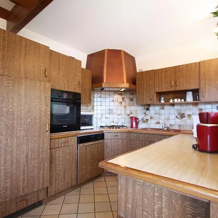 Familial Avec Salle De Jeux, Cheminée, Terrasse Et Proche De Sites Touristiques - Fr-1-589-186