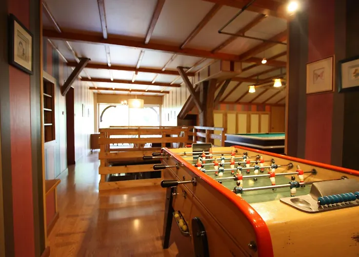 Familial Avec Salle De Jeux, Cheminée, Terrasse Et Proche De Sites Touristiques - Fr-1-589-186